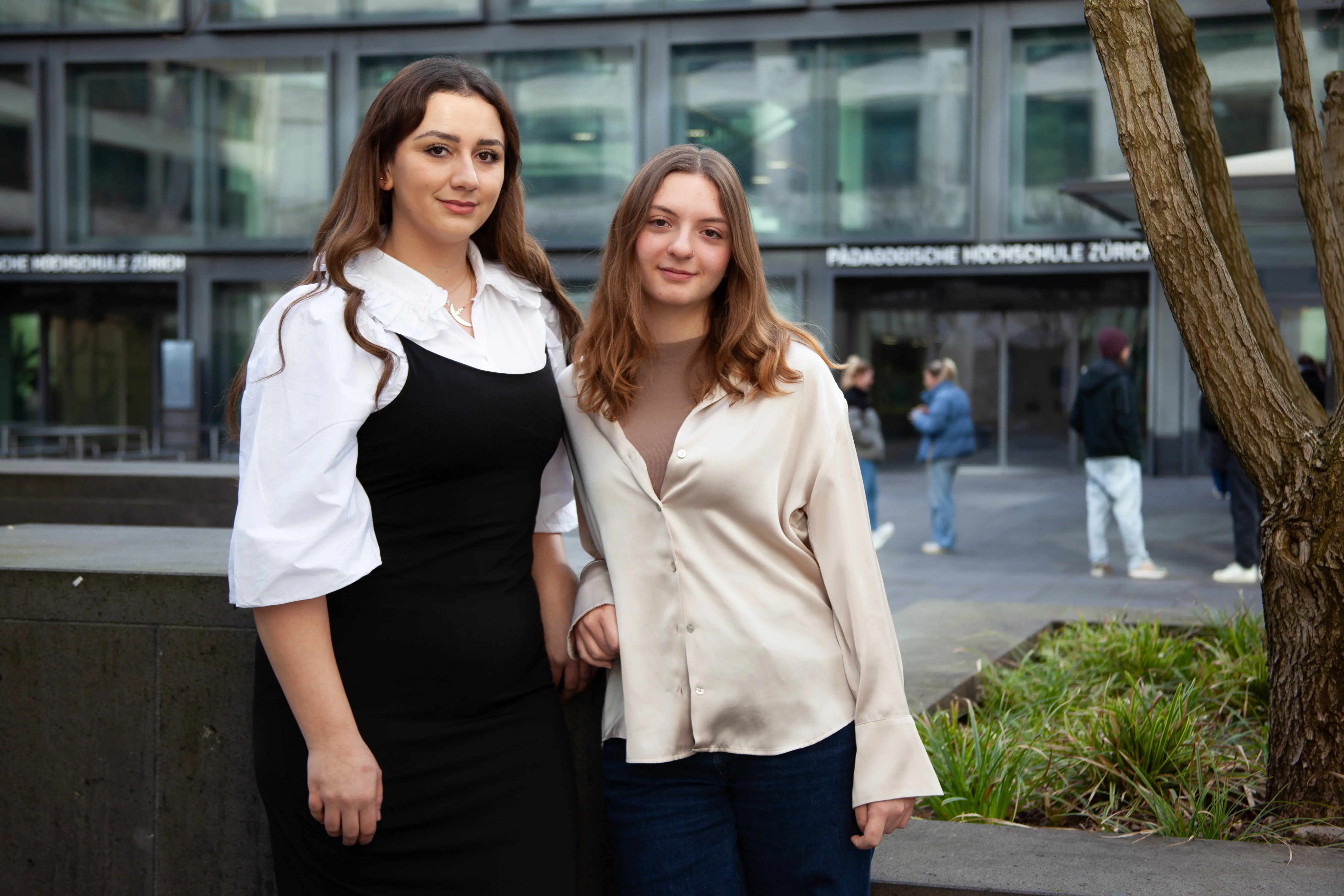 Photo of Sihana Kryeziu and Livia Pfäffli