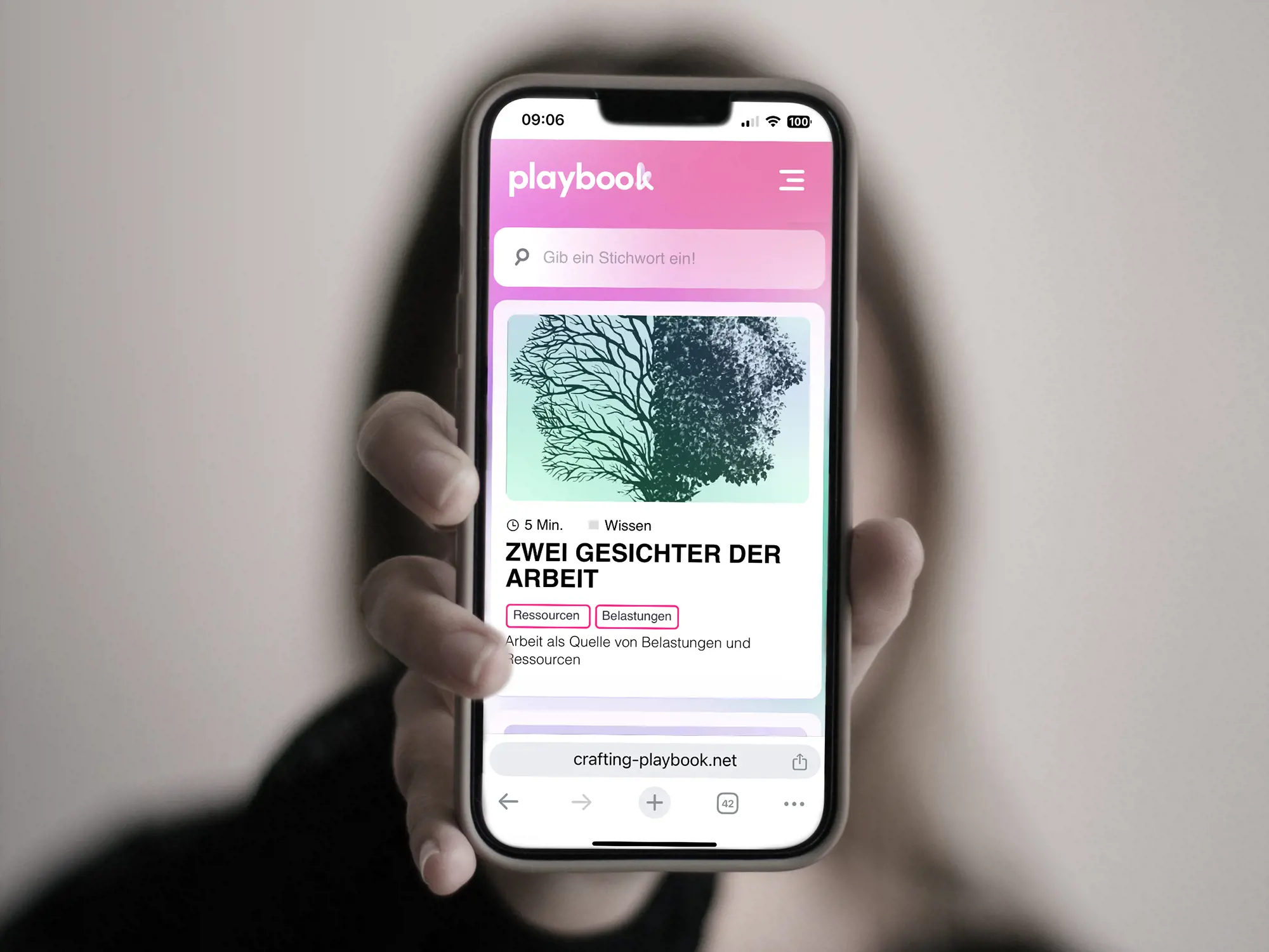 Die neue, kostenlose Web-App Crafting Playbook unterstützt Lehrpersonen dabei, Gesundheit, Resilienz und Sinnhaftigkeit im ArbeitsDie neue, kostenlose Web-App Crafting Playbook unterstützt Lehrpersonen dabei, Sinnhaftigkeit, Resilienz und Gesundheit im Arbeitsalltag zu stärken.alltag zu stärken.