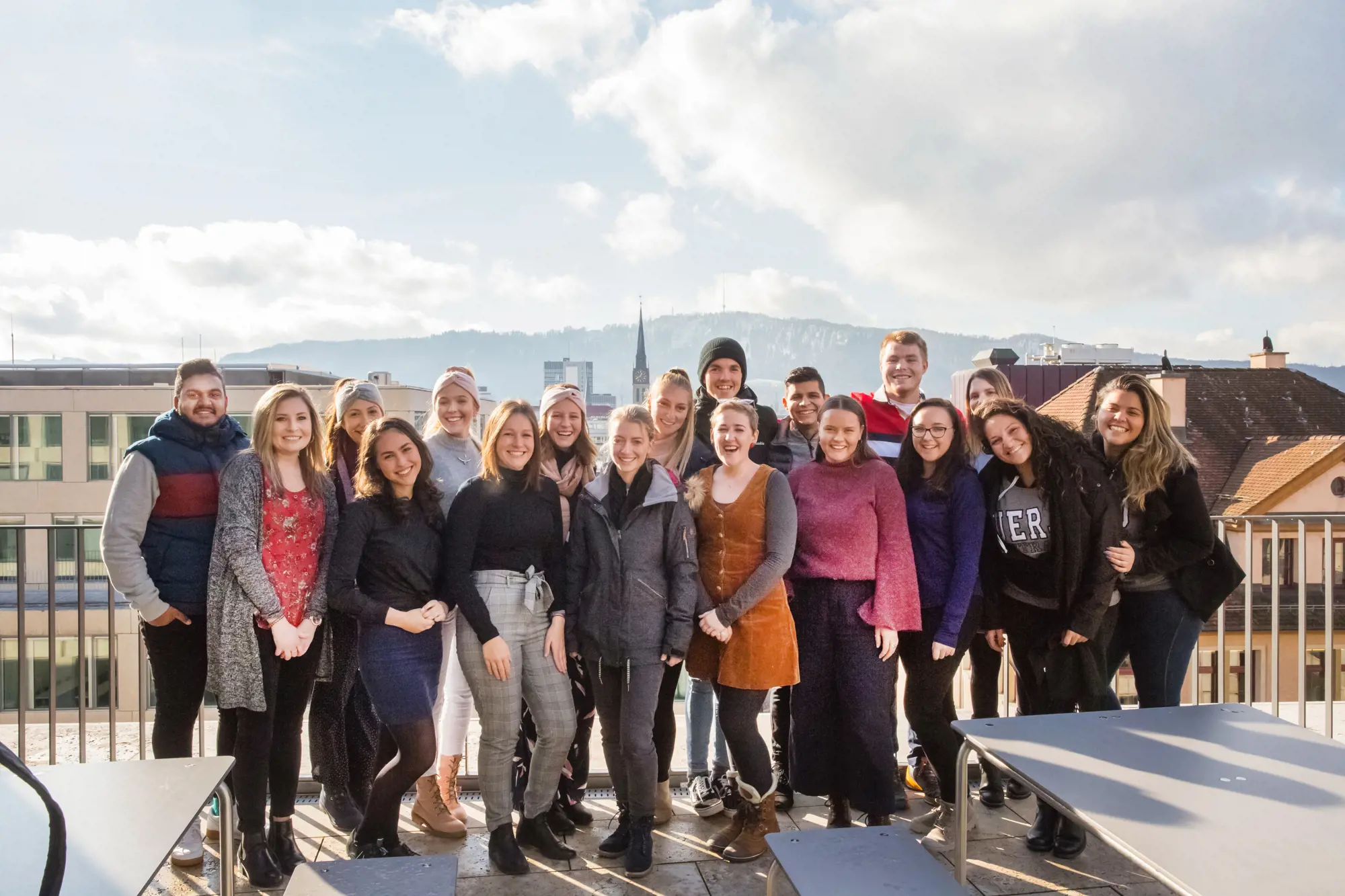 Exchange students standing on the terrace of the PH Zurich.