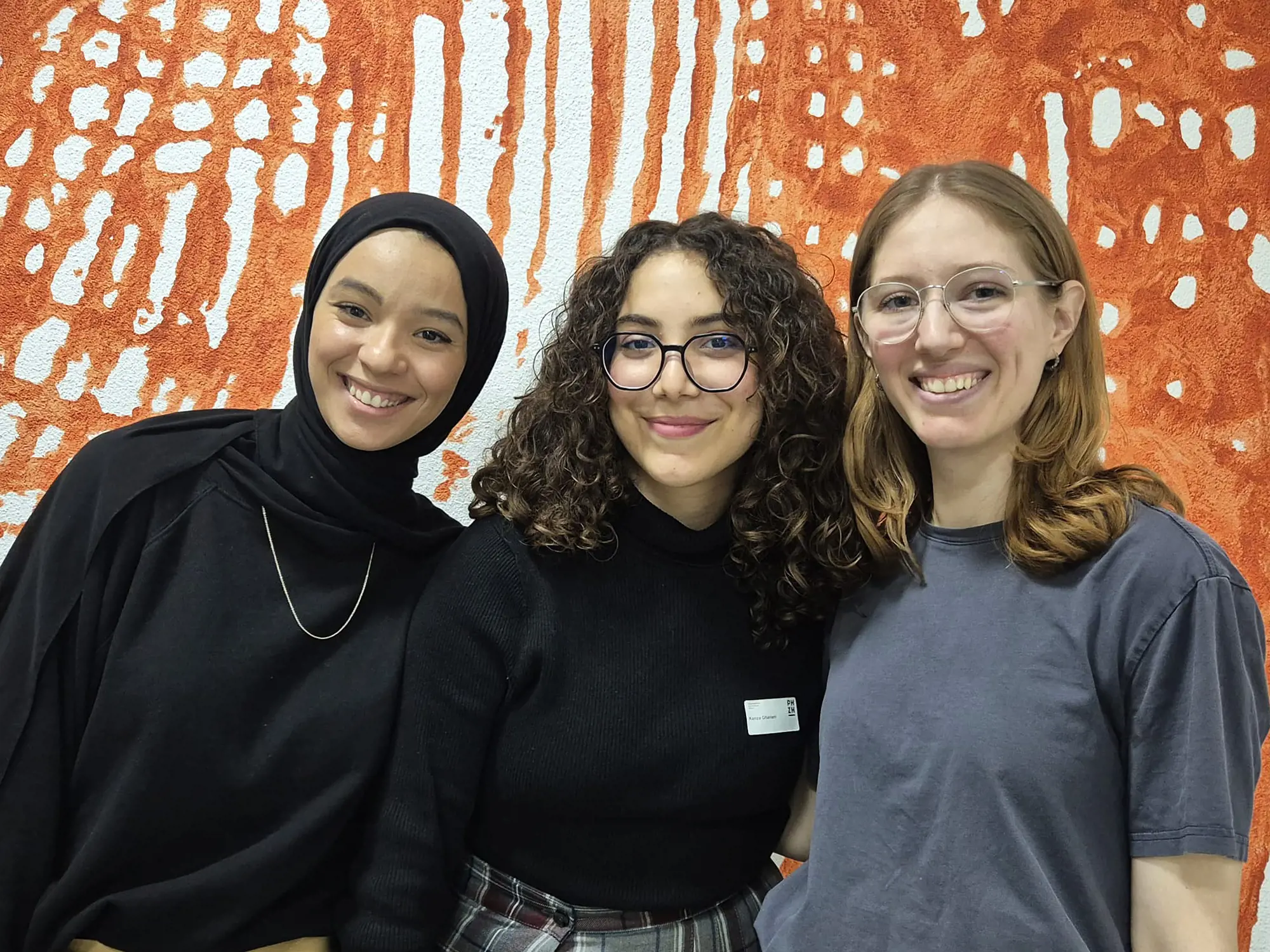 Emna Ayari, Kenza Ghariani und Laura Kockelkorn (von links nach rechts)