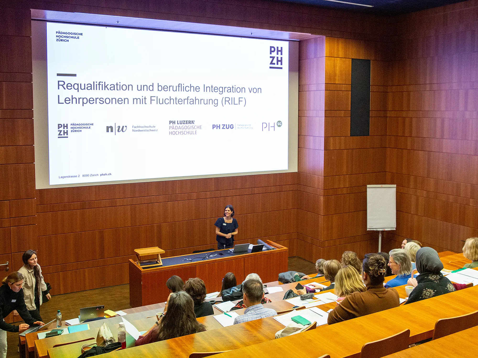 Sabrina Marruncheddu opens a first meeting at the Zurich University of Teacher Education on the RILF project with representatives of the participating universities of teacher education, NGO staff and teachers with refugee backgrounds.